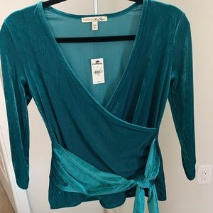 EXPRESS VELVET TOP